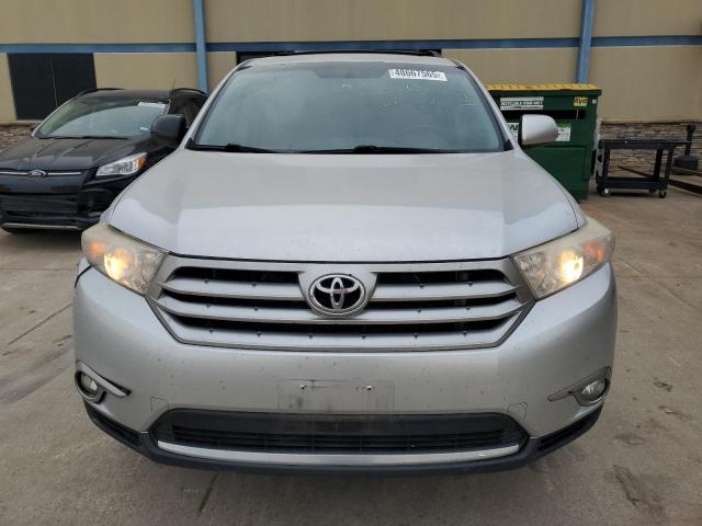  TOYOTA HIGHLANDER 2013 Srebrny