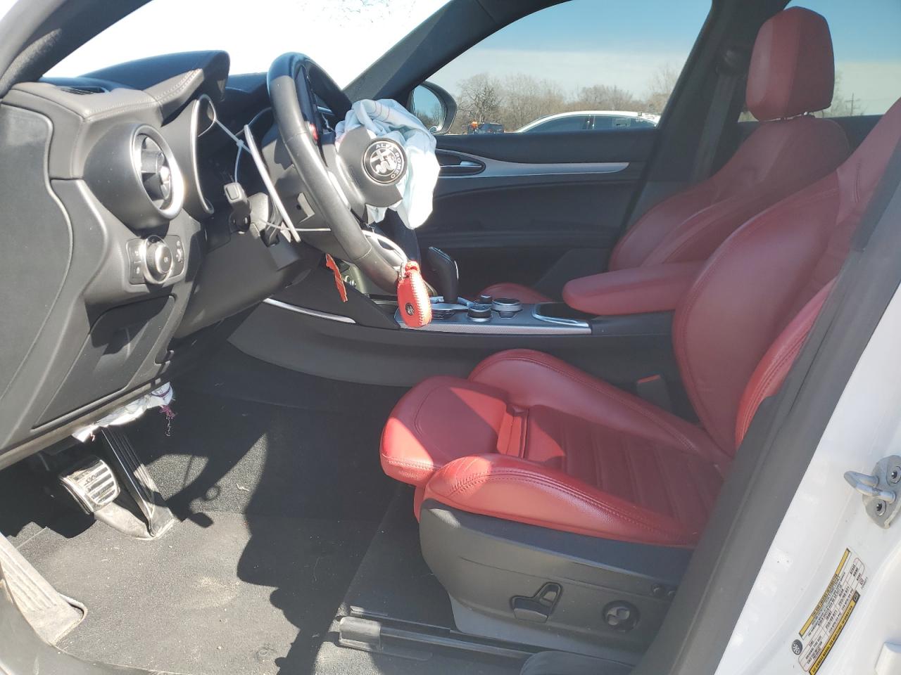 2022 Alfa Romeo Stelvio - Image 7