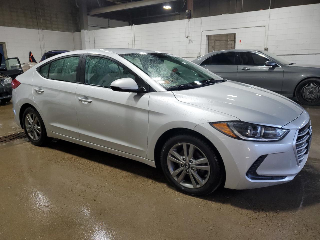 2017 Hyundai Elantra - Image 4