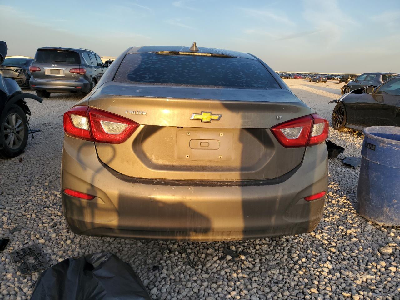 2018 Chevrolet Cruze Lt VIN: 1G1BE5SM9J7103488 Lot: 48586715
