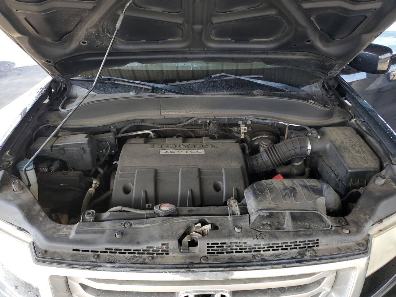 2013 Honda Ridgeline - Image 13