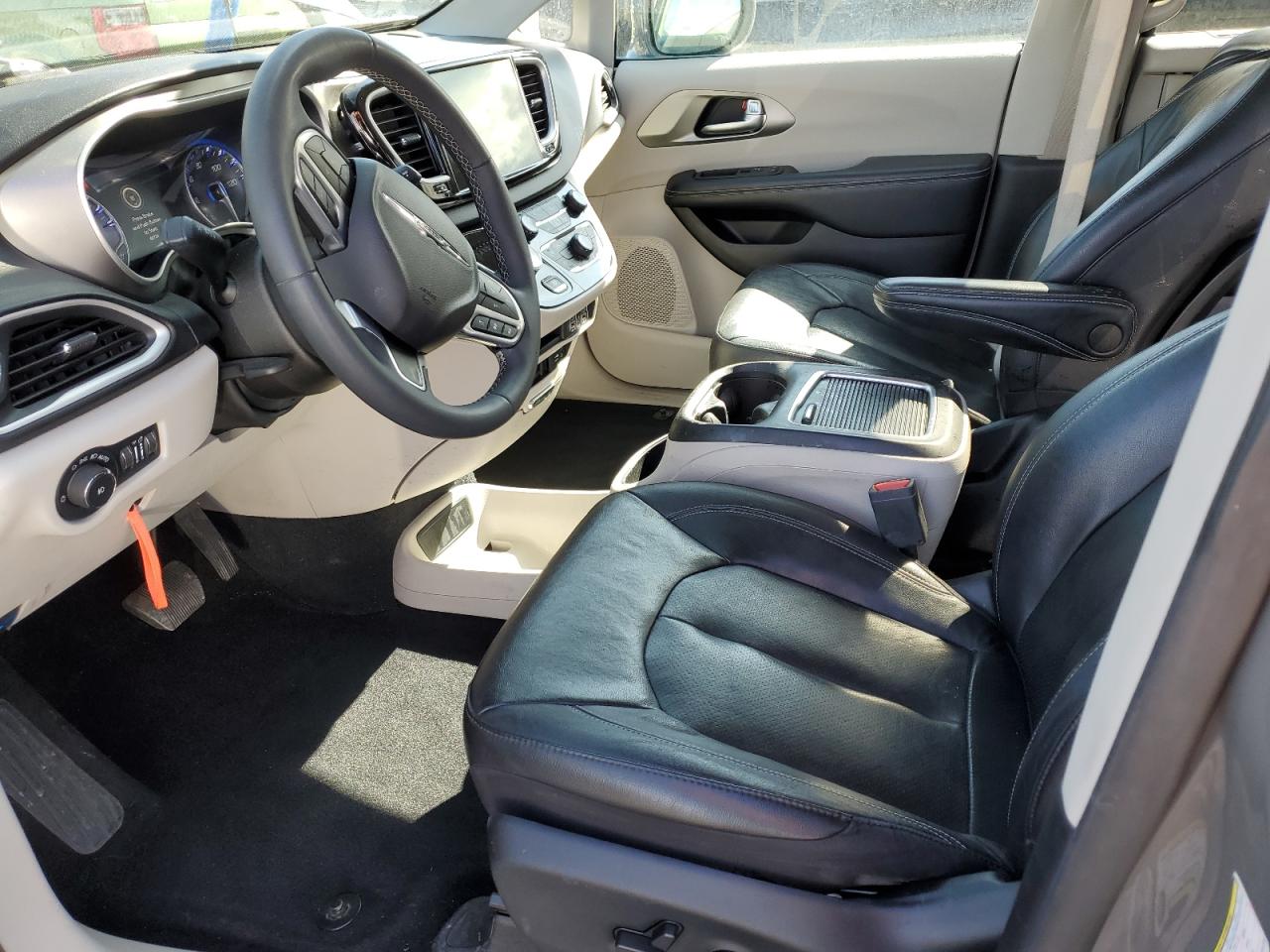 2022 Chrysler Pacifica - Image 7
