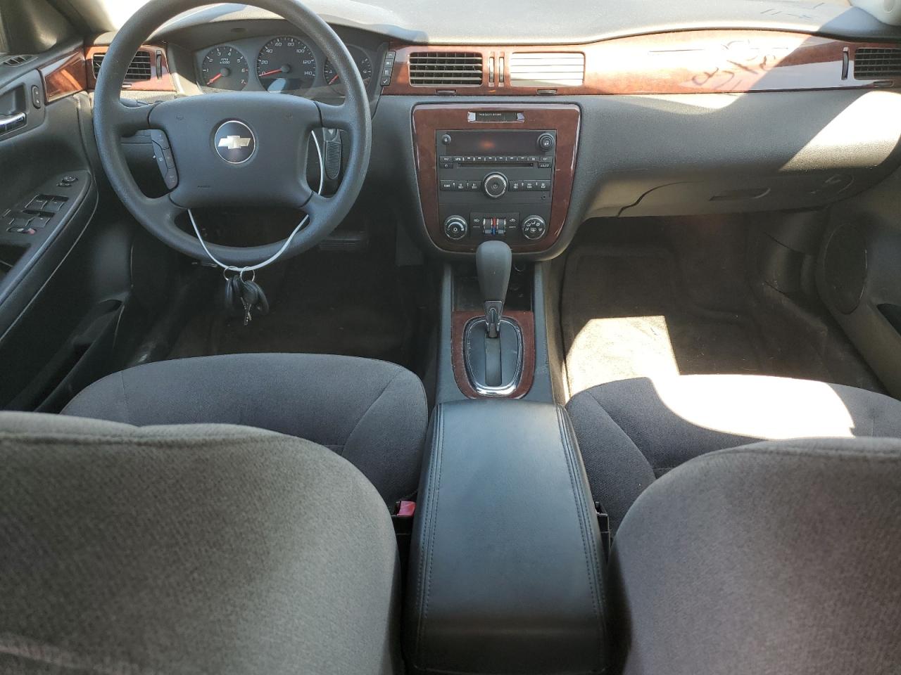 2009 Chevrolet Impala - Image 8