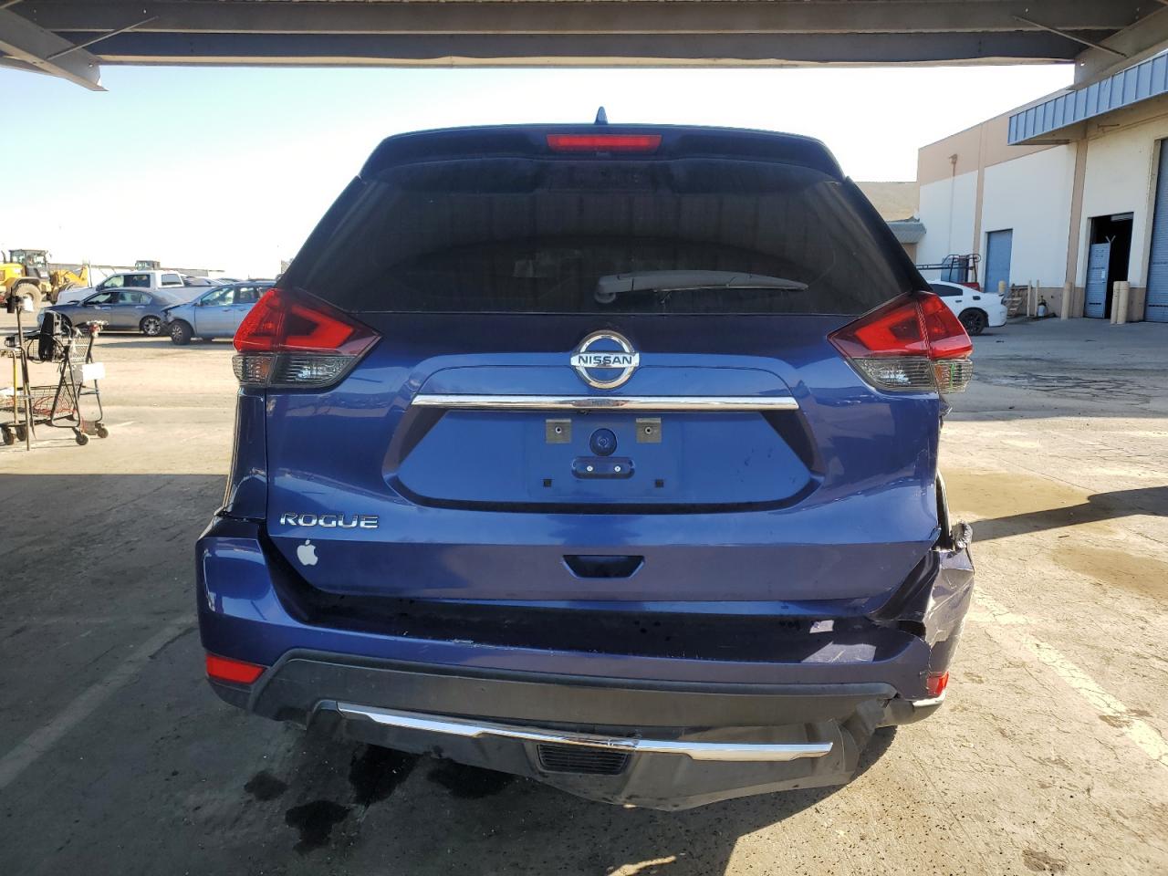 2018 Nissan Rogue - Image 6