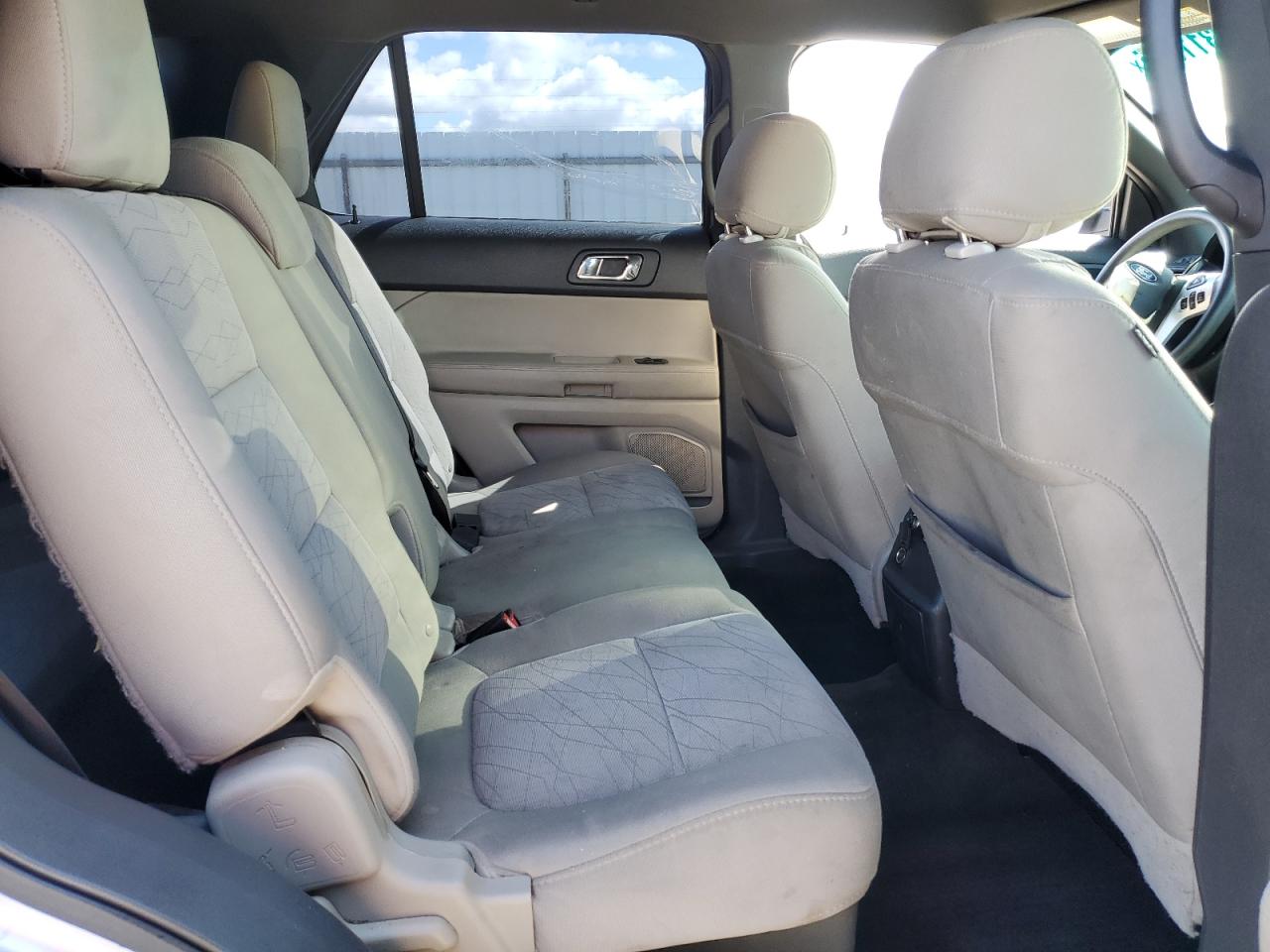 2013 Ford Explorer - Image 11