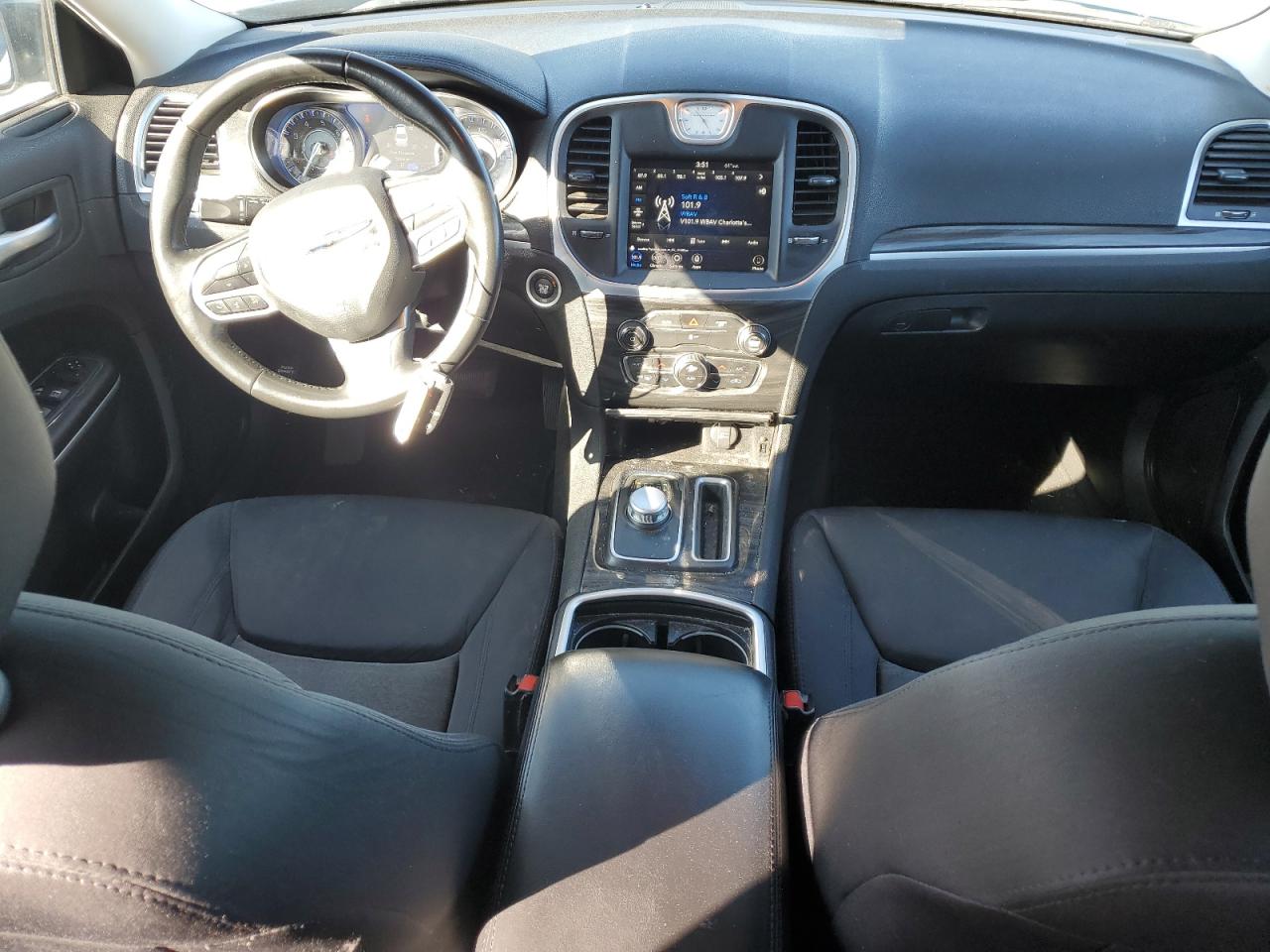 2021 Chrysler 300 - Image 8