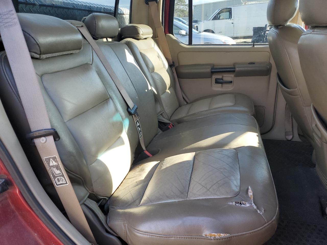 2003 Ford Explorer - Image 10