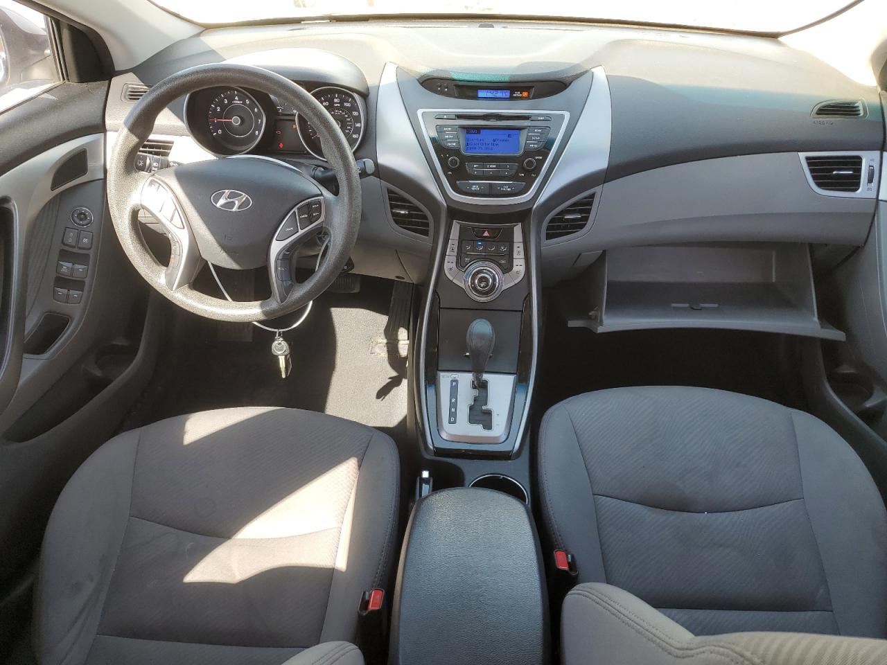 2013 Hyundai Elantra - Image 8
