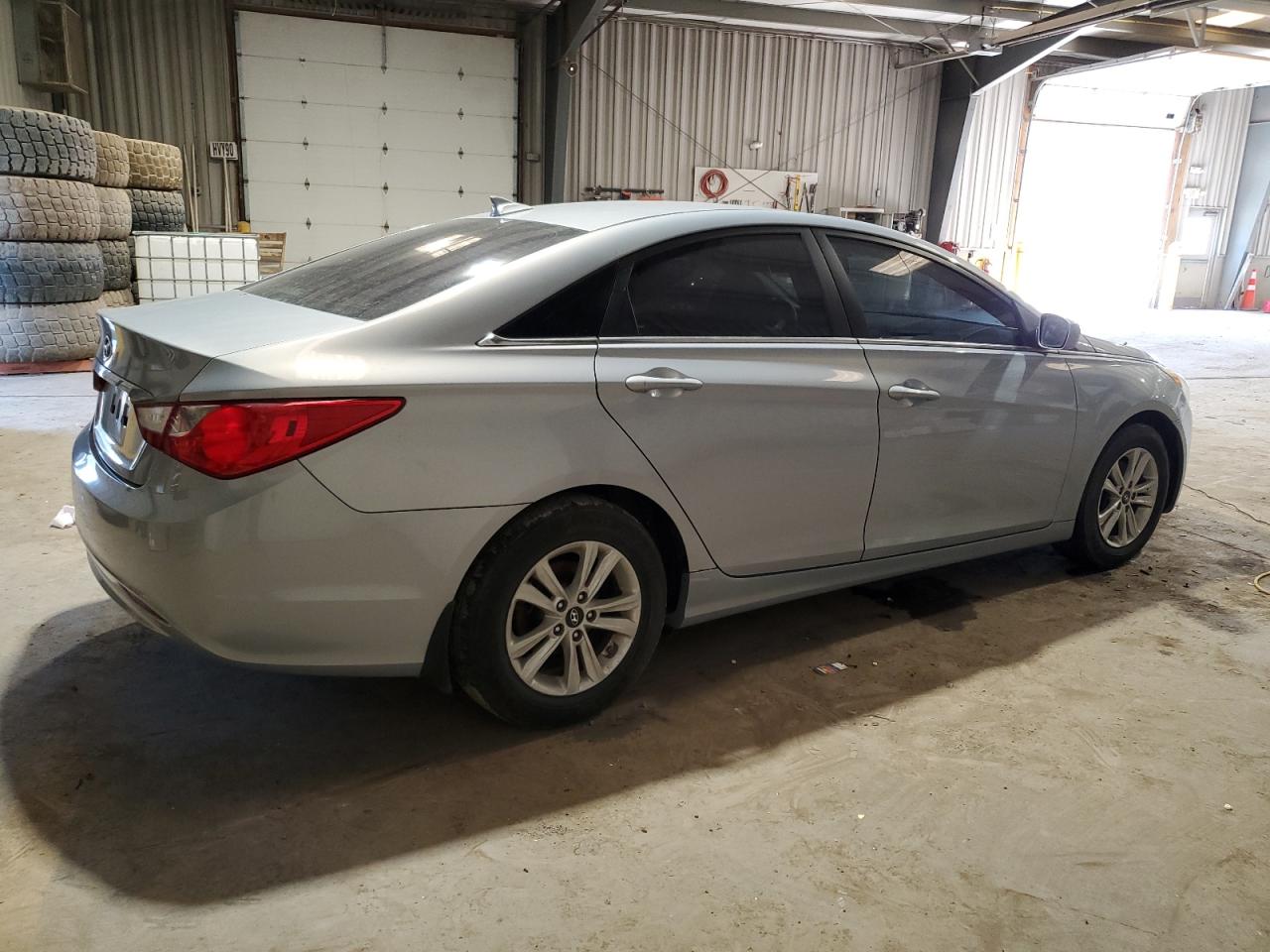 2012 Hyundai Sonata - Image 3