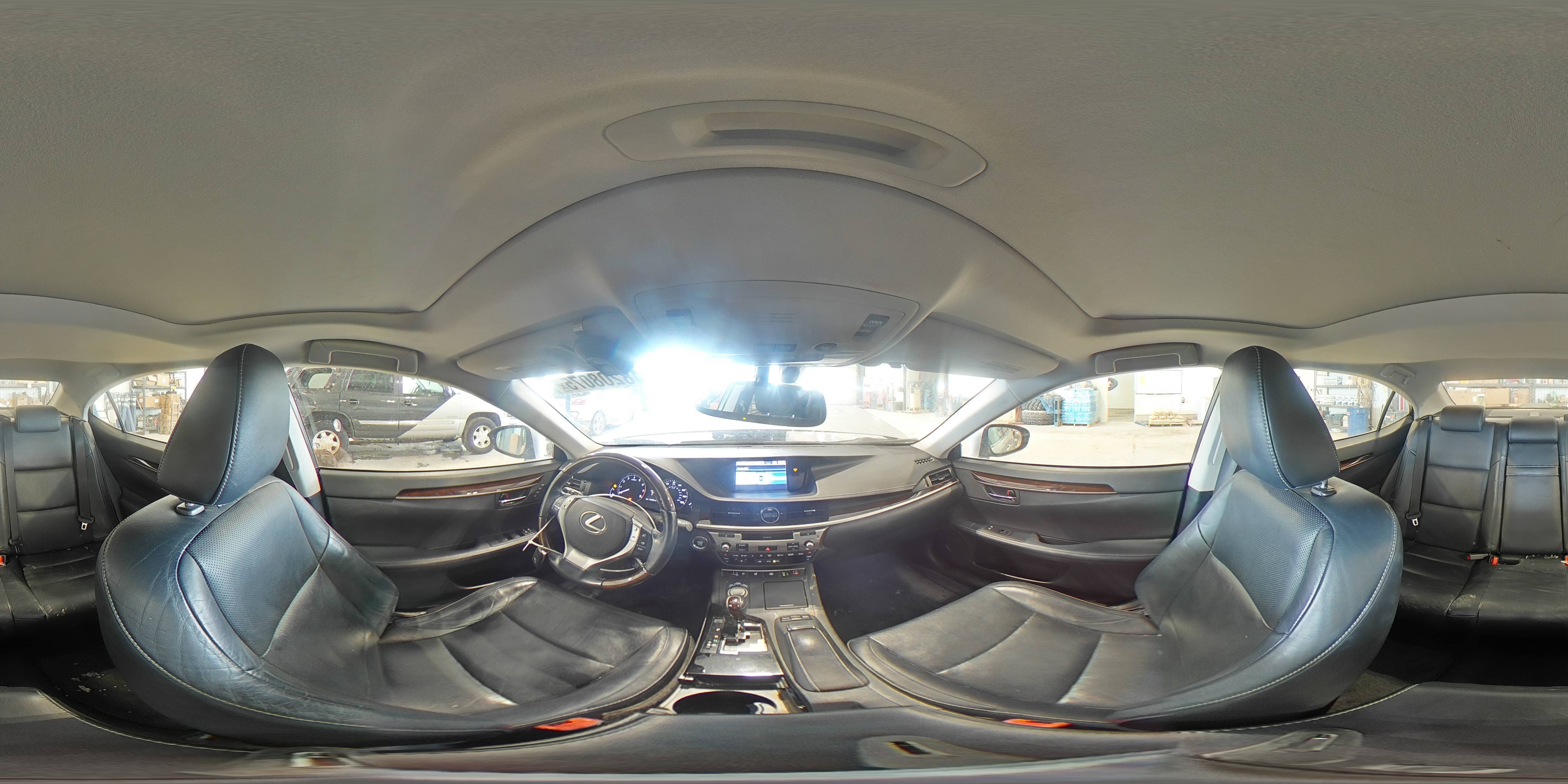 2013 Lexus ES - Image 12