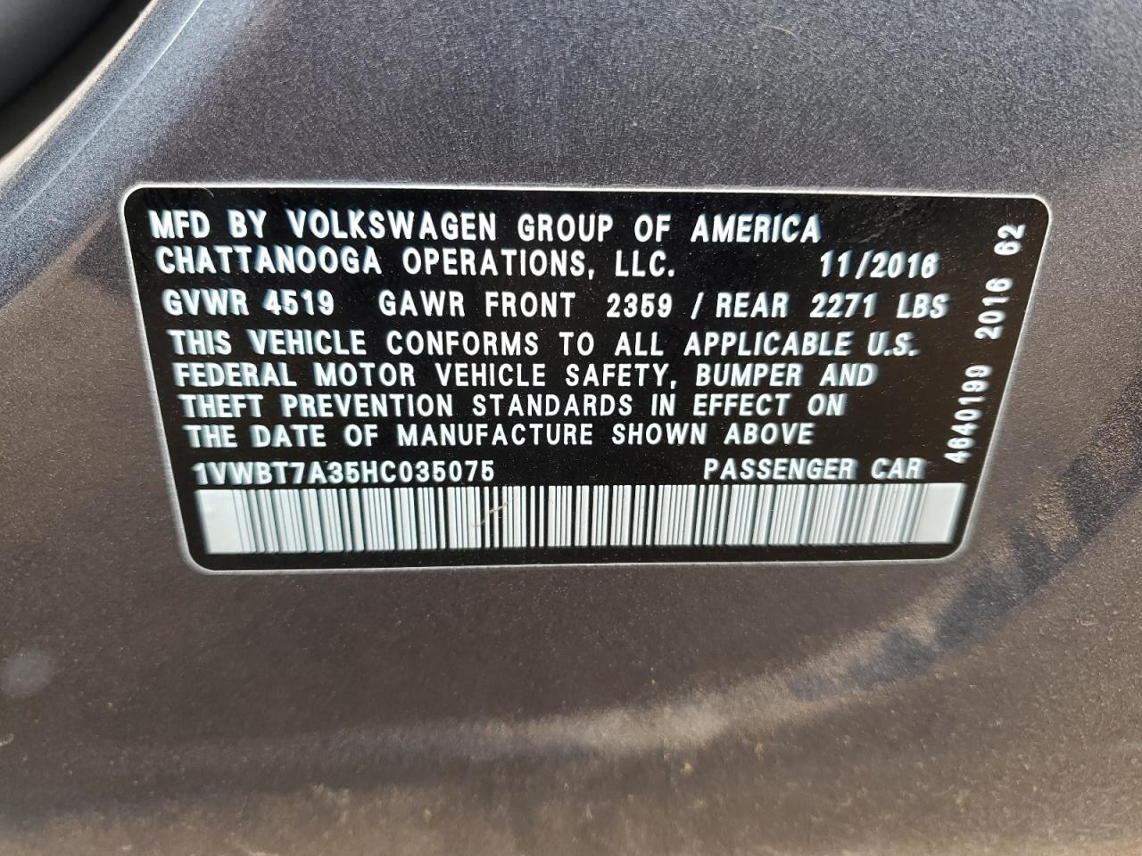 2017 Volkswagen Passat - Image 14