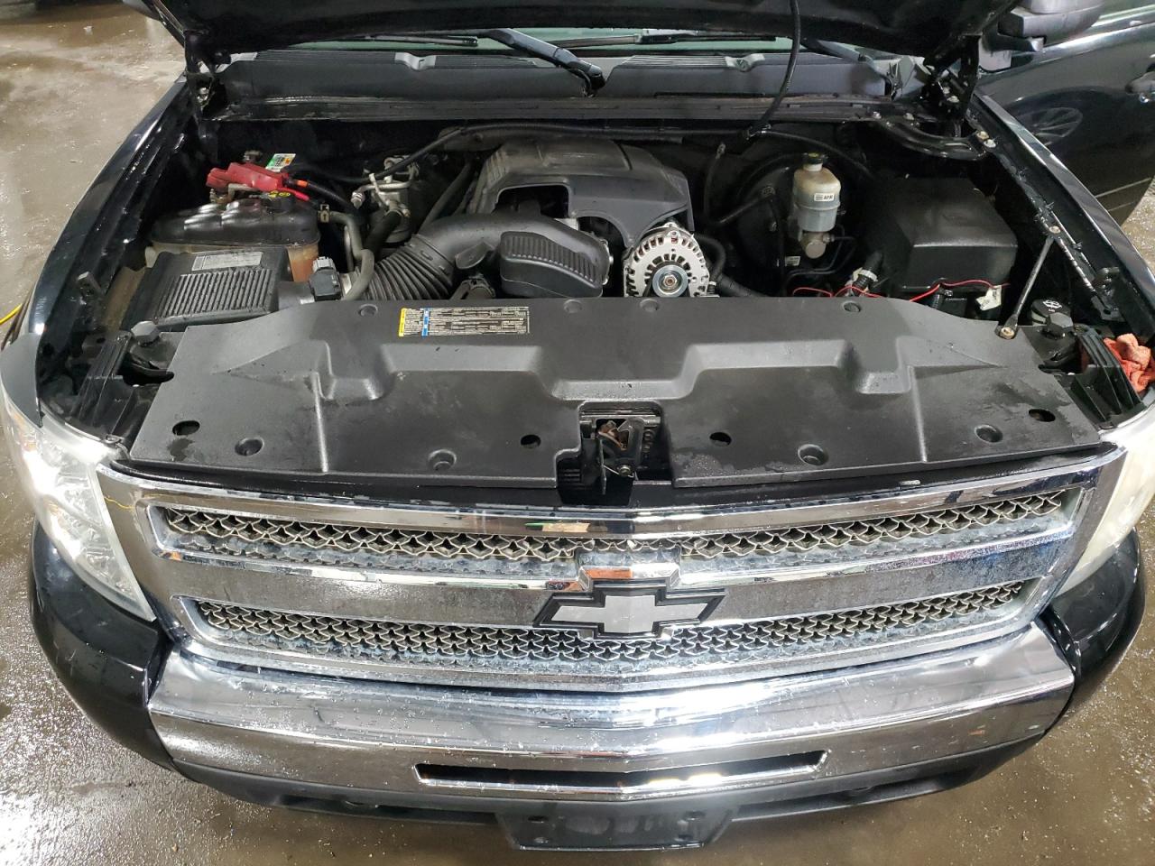 2011 Chevrolet Silverado - Image 11