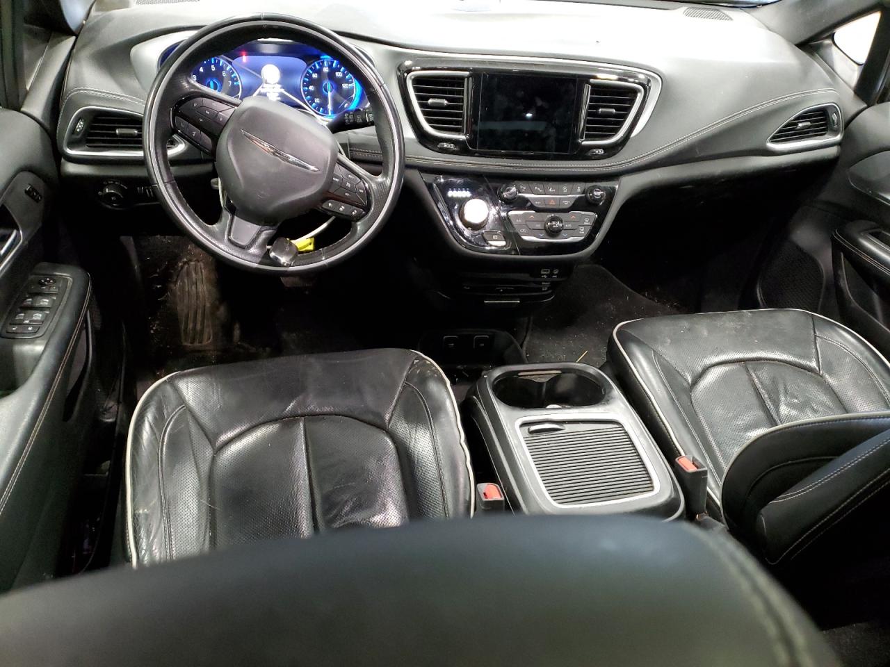 2019 Chrysler Pacifica - Image 8