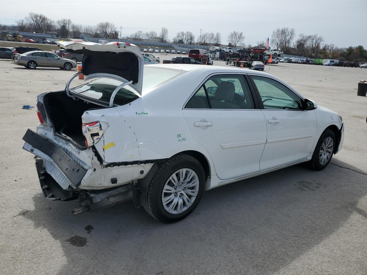 2014 Toyota Camry - Image 3