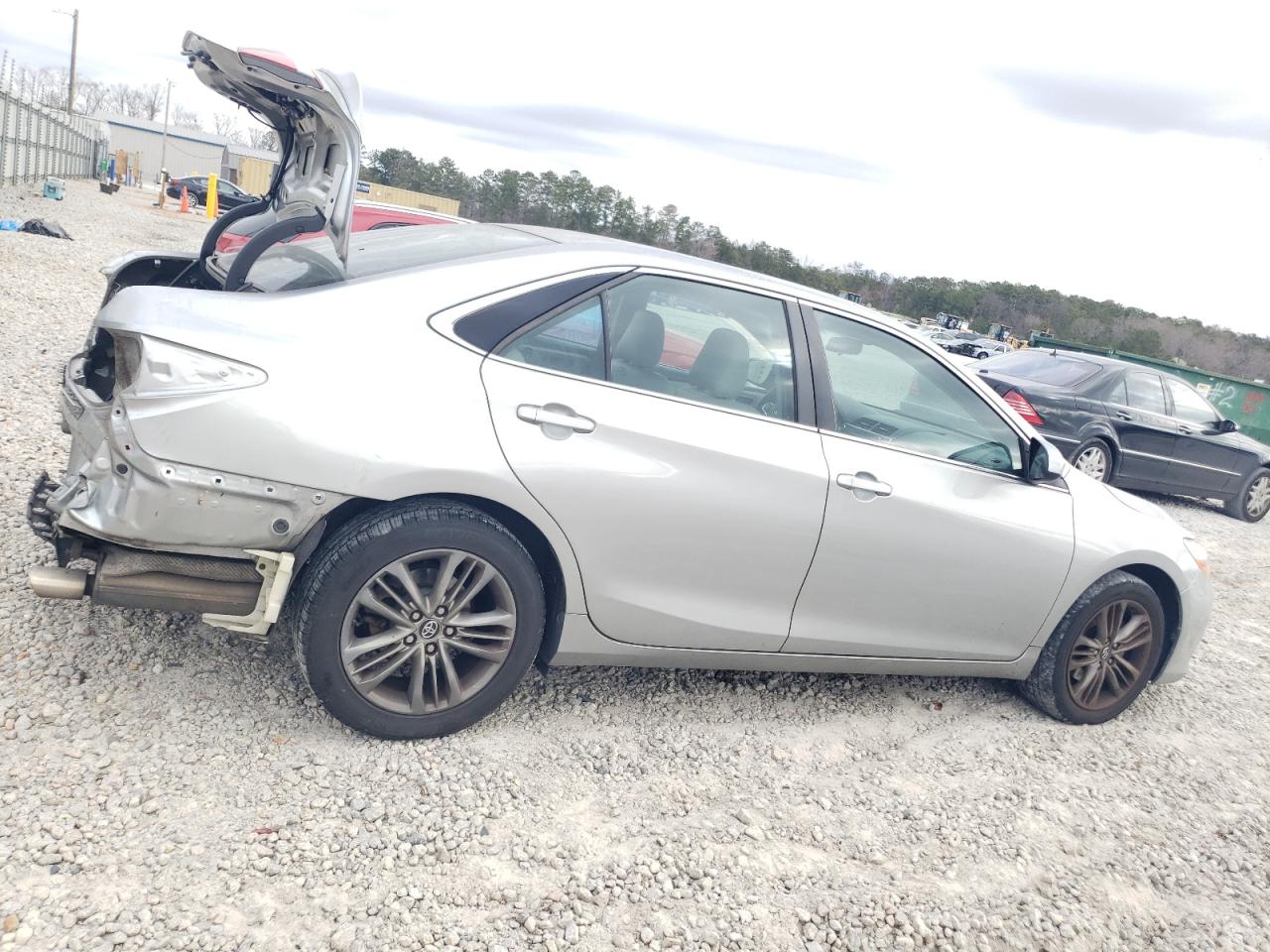 2016 Toyota Camry - Image 3