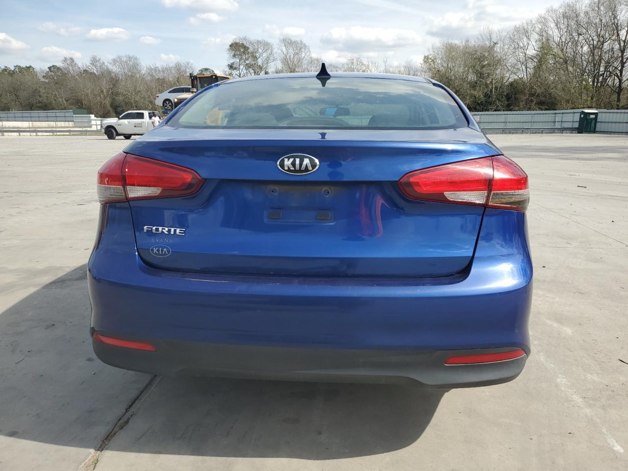 2017 Kia Forte - Image 6