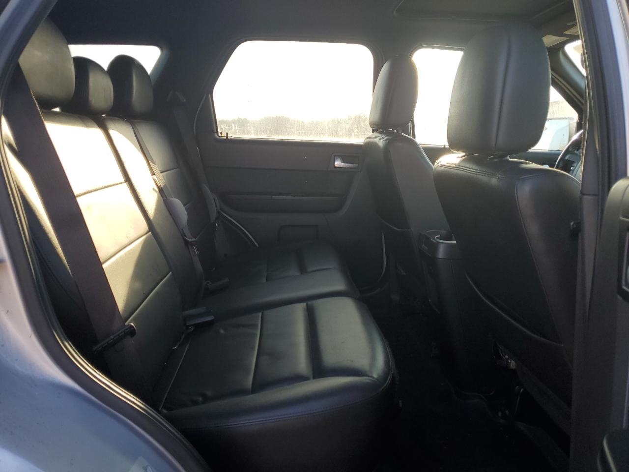2011 Ford Escape - Image 11