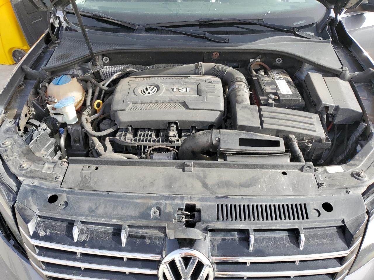 2014 Volkswagen Passat - Image 12