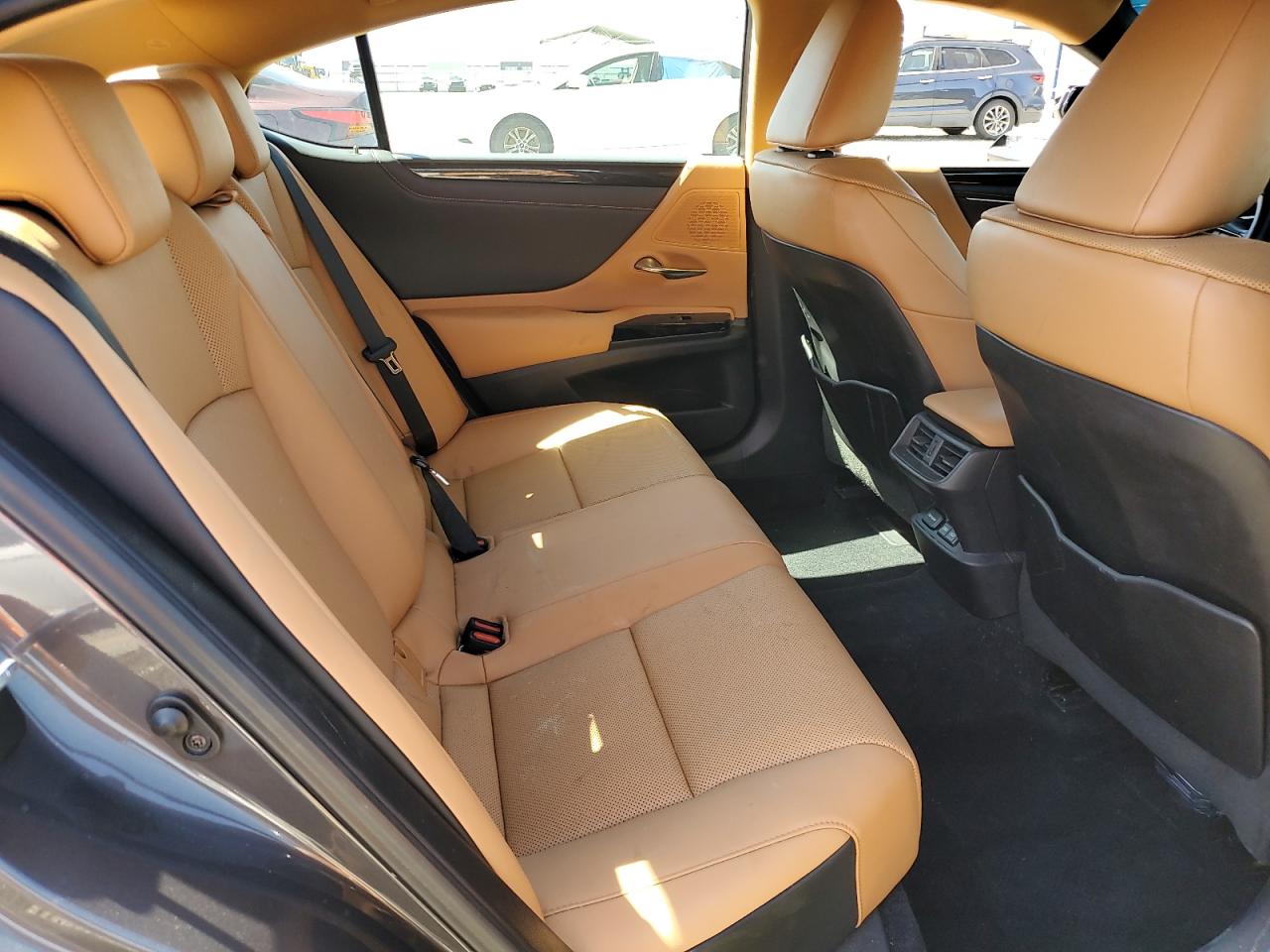 2022 Lexus ES - Image 10