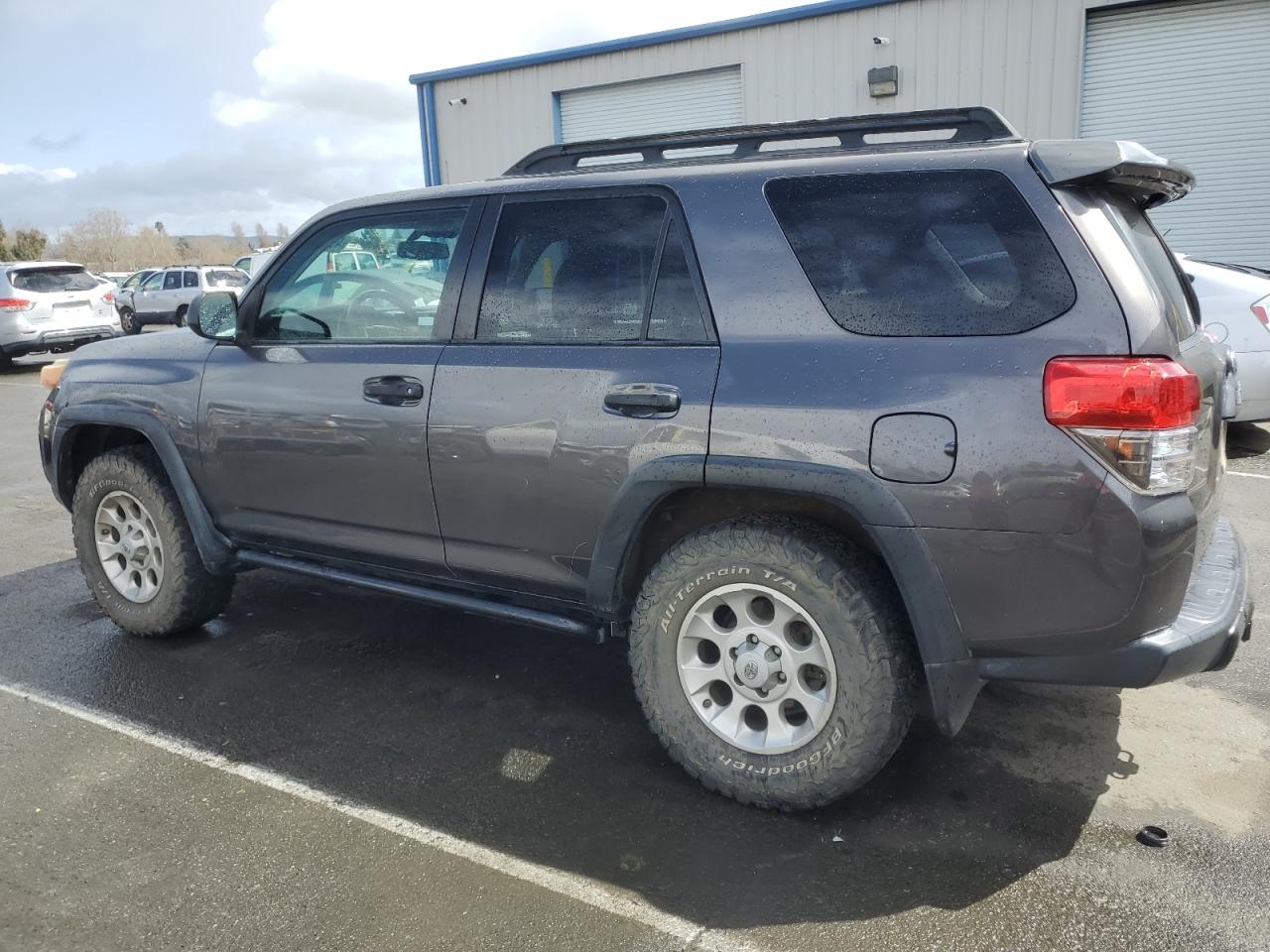 2010 Toyota 4Runner - Image 2