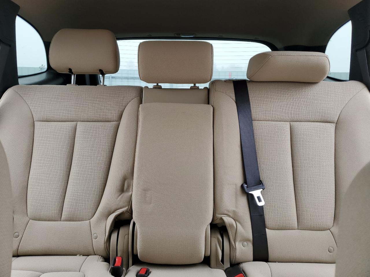 2010 Hyundai Santa Fe - Image 10