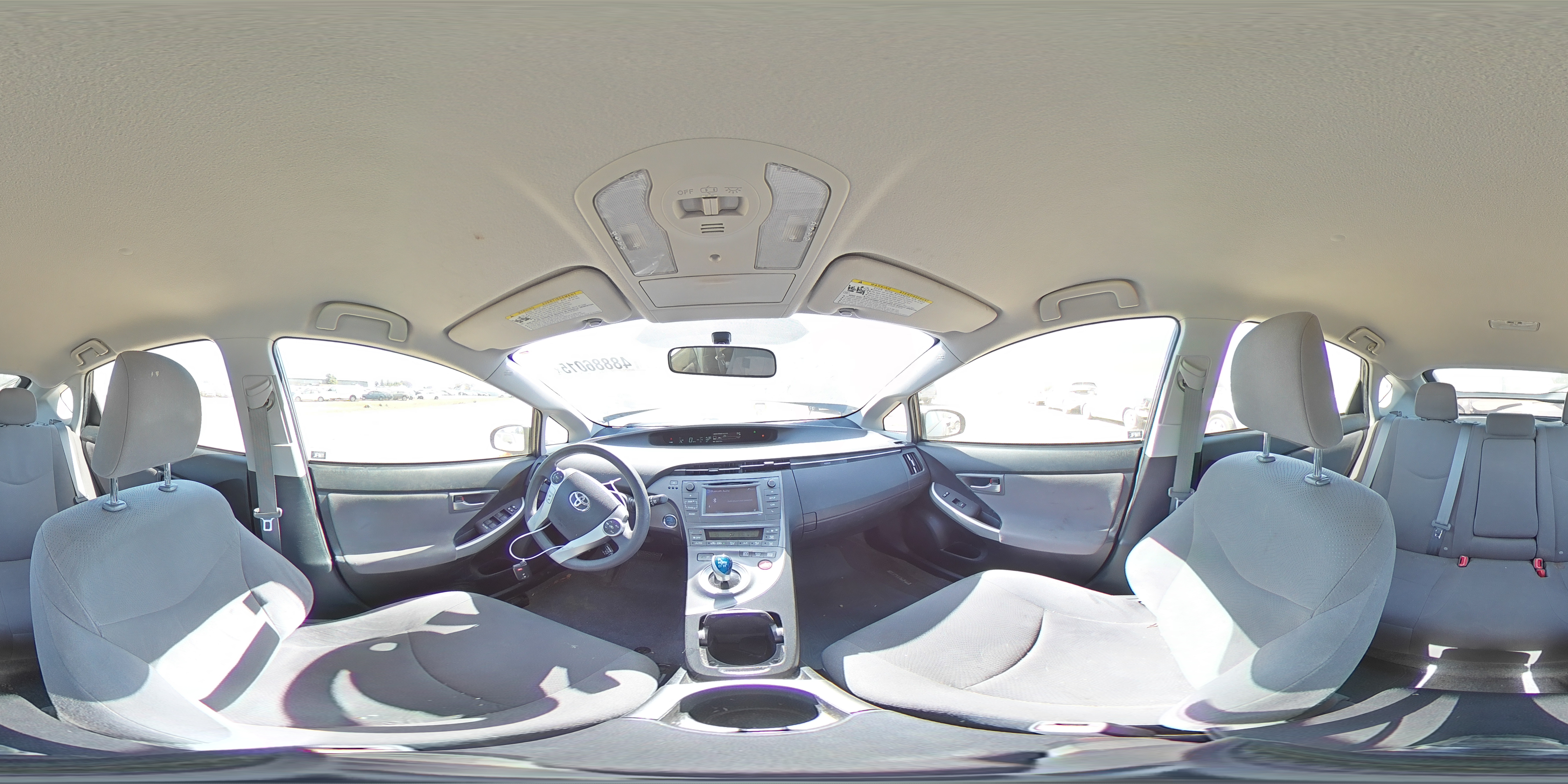 2015 Toyota Prius - Image 12