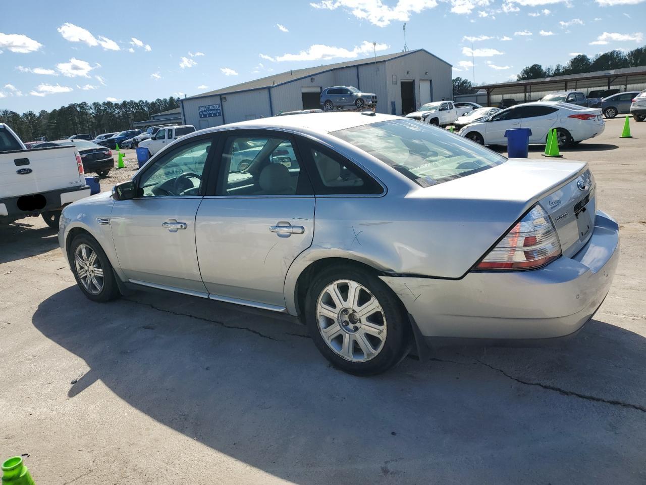 2009 Ford Taurus - Image 2