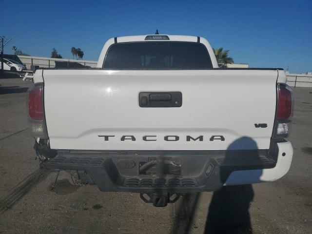  TOYOTA TACOMA 2021 Biały