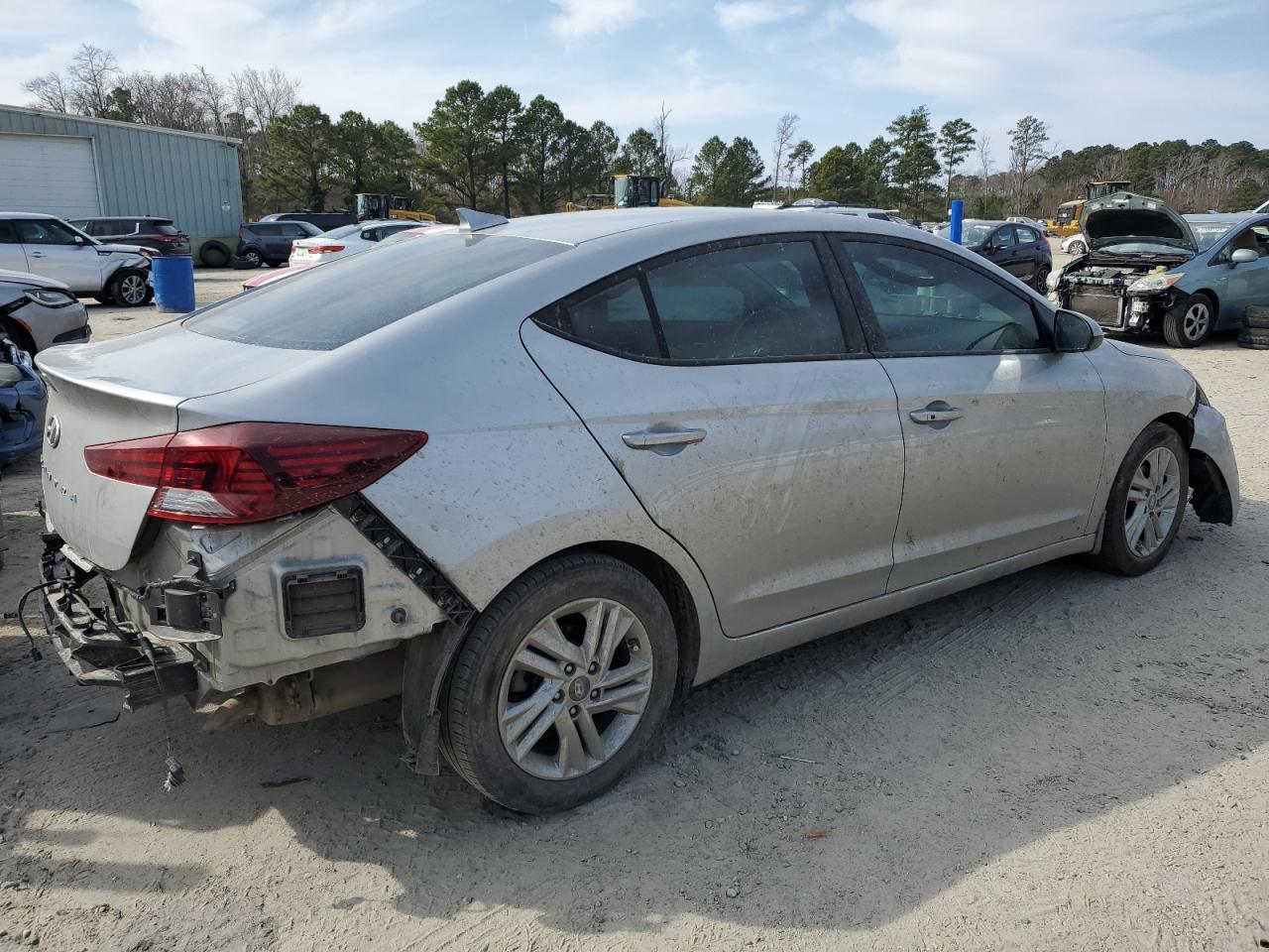 2020 Hyundai Elantra - Image 3