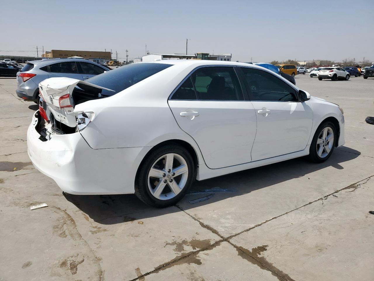 2014 Toyota Camry - Image 3