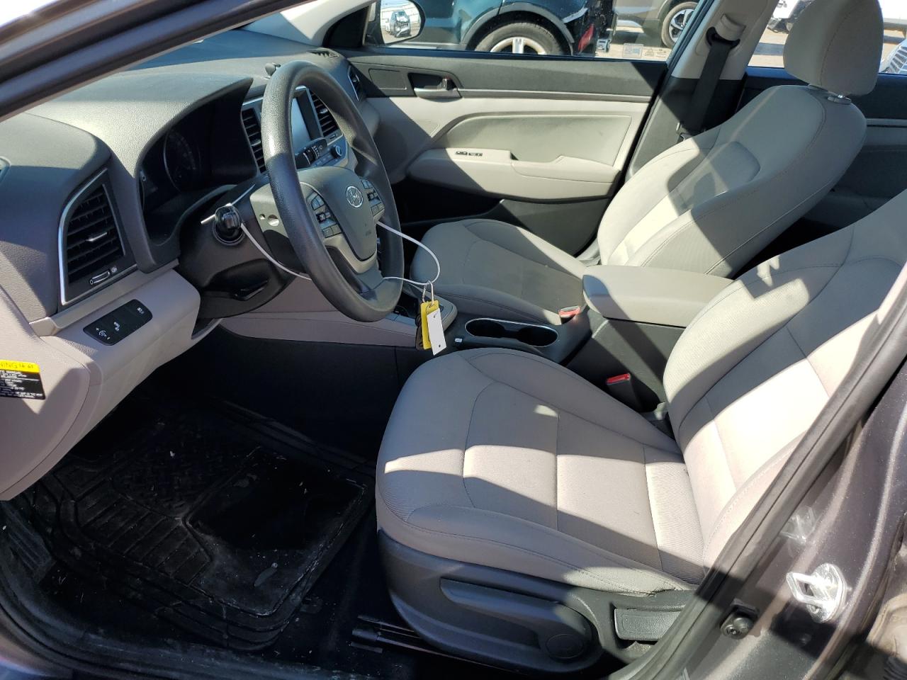 2018 Hyundai Elantra - Image 7