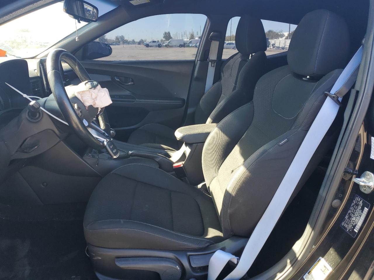 2020 Hyundai Veloster - Image 7