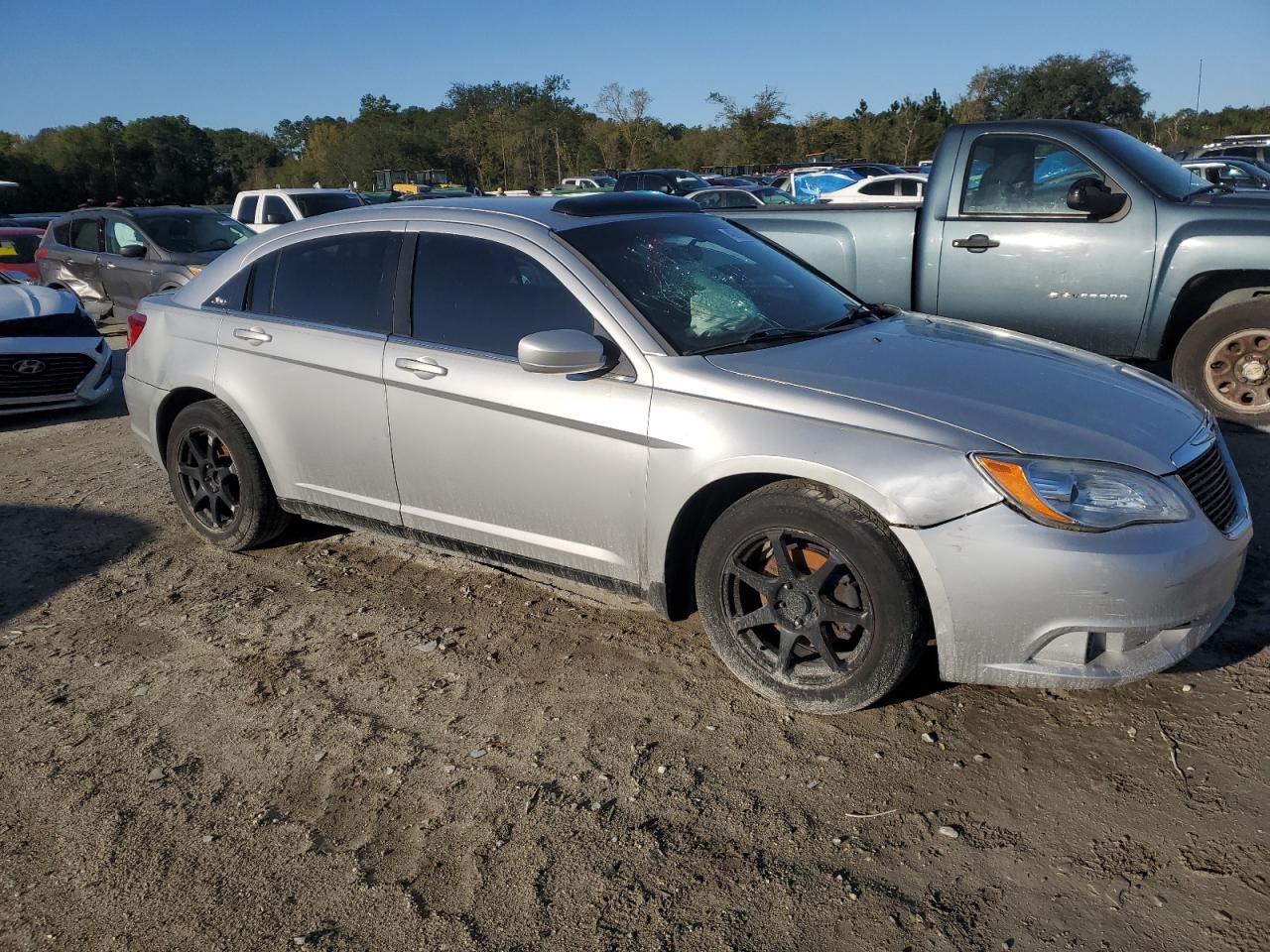 2011 Chrysler 200 - Image 4