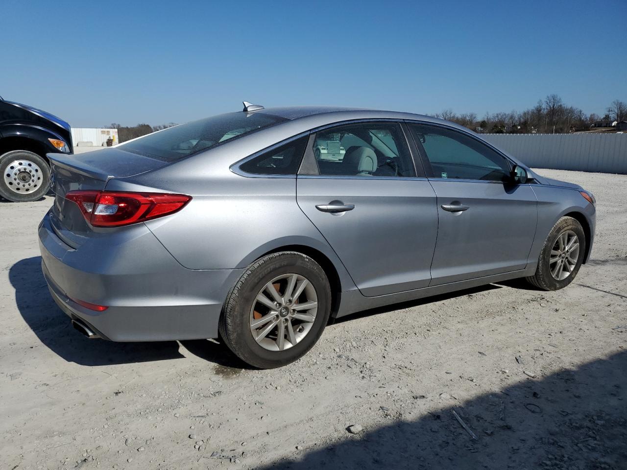 2017 Hyundai Sonata - Image 3