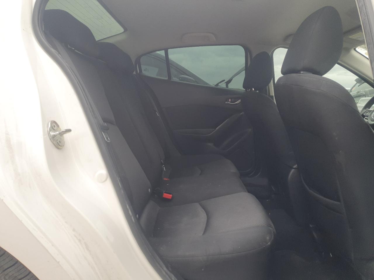 2018 Mazda 3 - Image 10