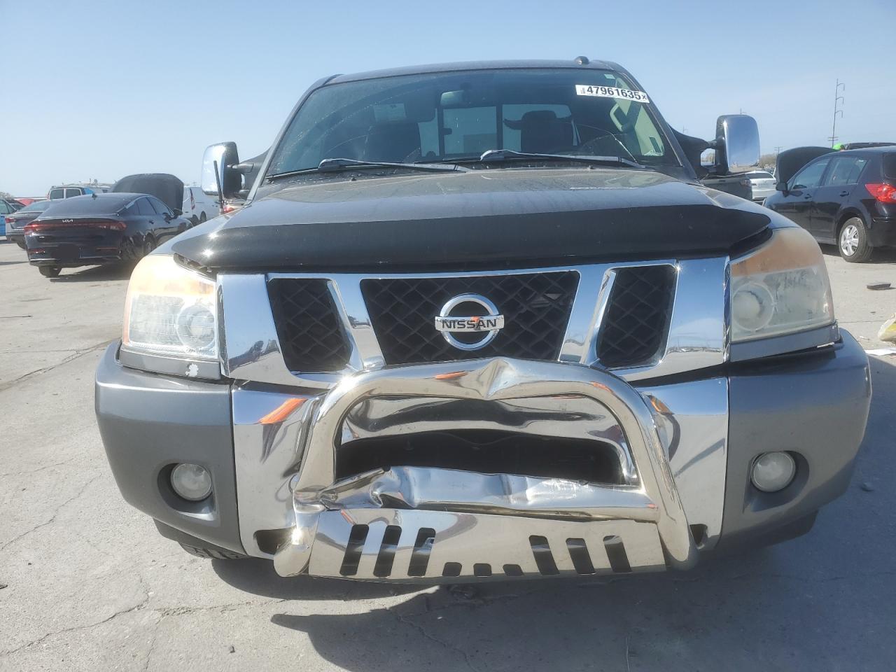 2014 Nissan Titan - Image 5