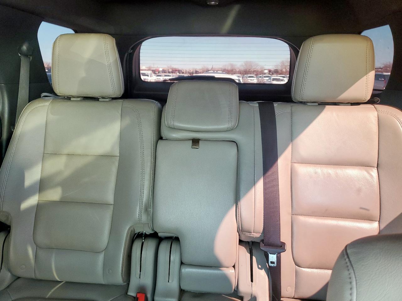 2015 Ford Explorer - Image 10