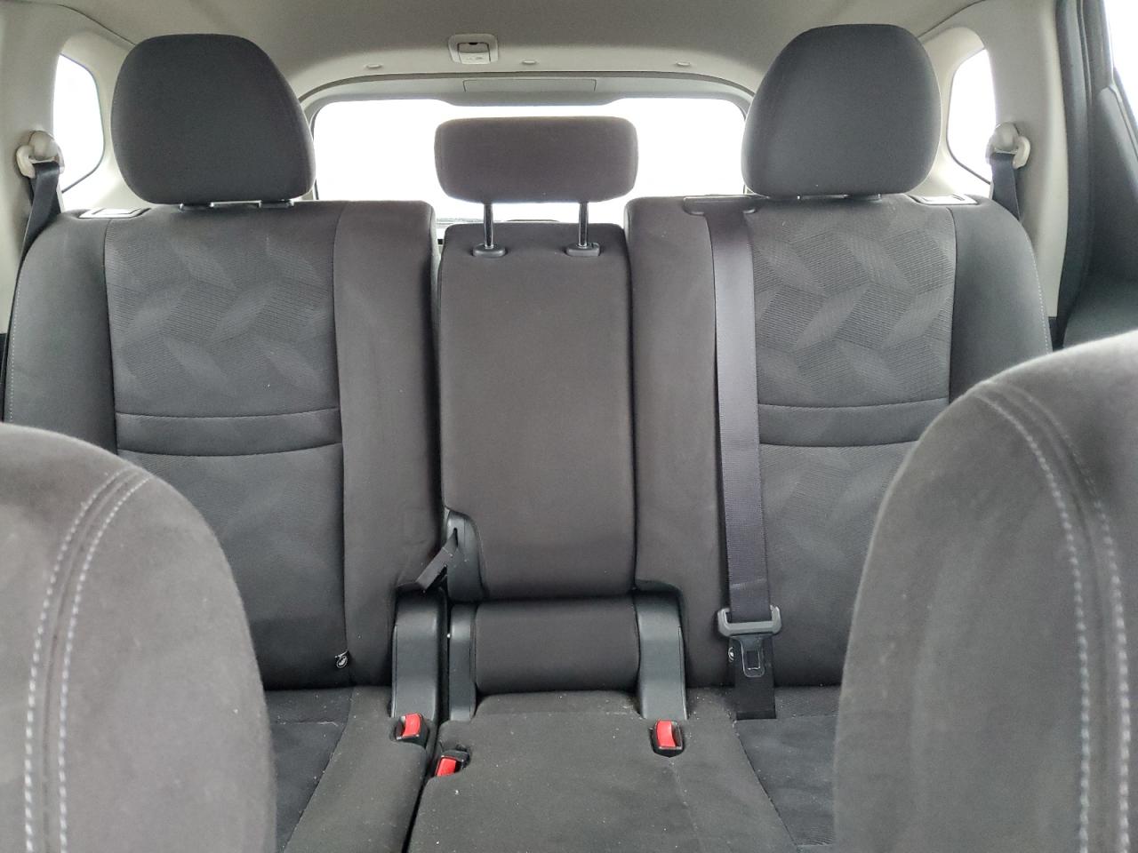 2015 Nissan Rogue - Image 10
