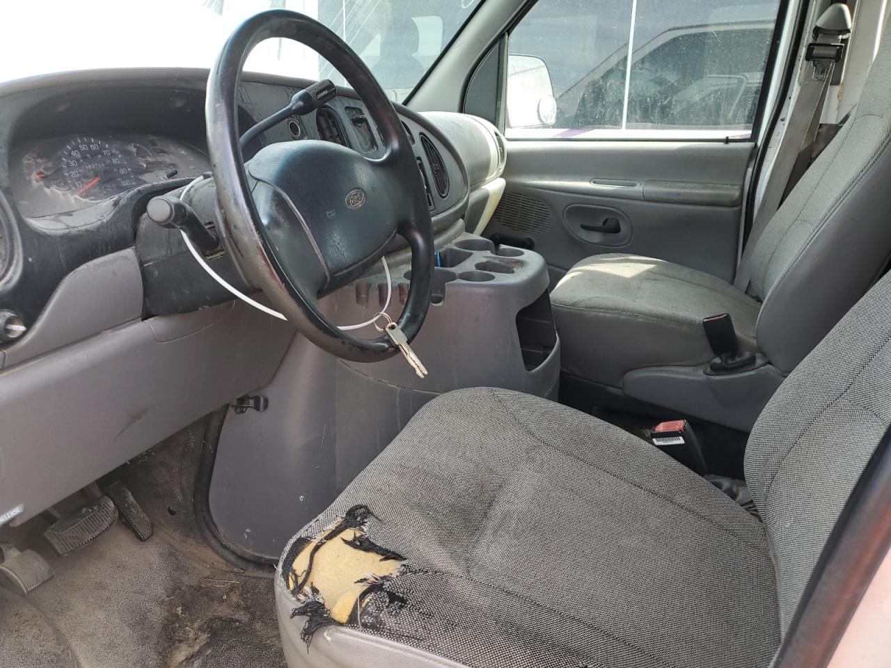 2000 Ford Econoline - Image 7