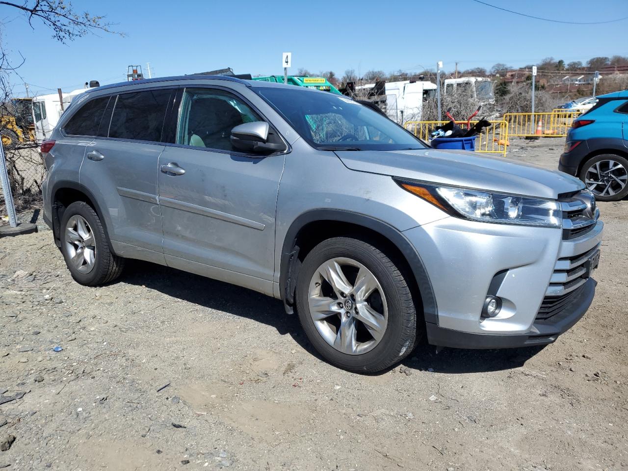 5TDDZRFH4KS976999 TOYOTA HIGHLANDER 2019