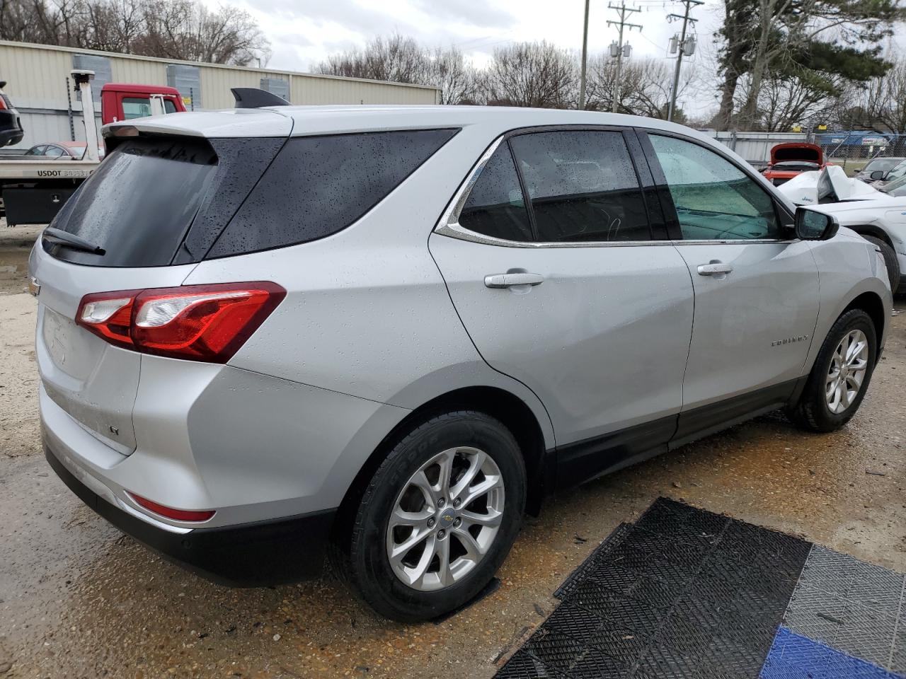 2GNAXJEV3L6258011 CHEVROLET EQUINOX 2020