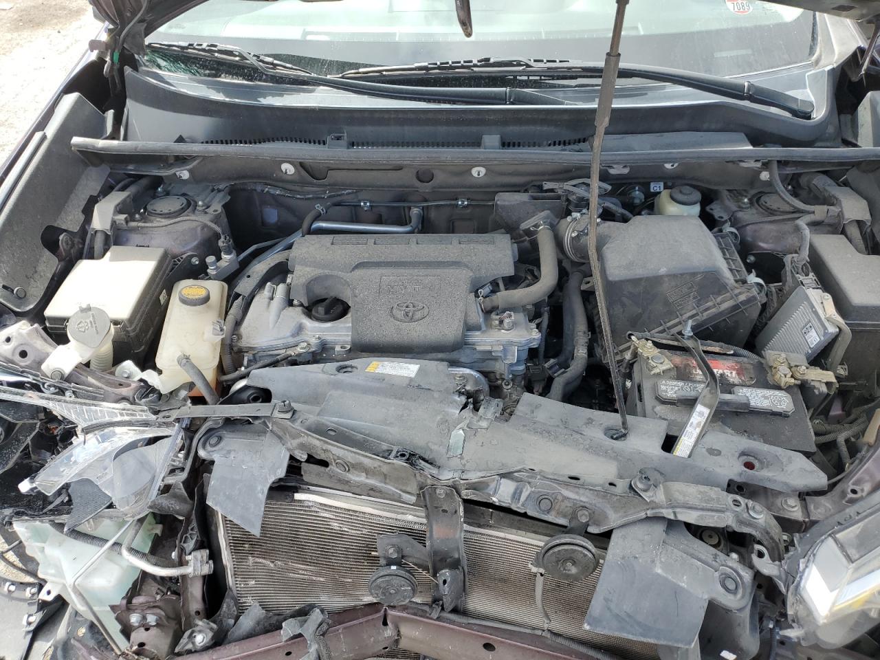 2018 Toyota RAV 4 - Image 12