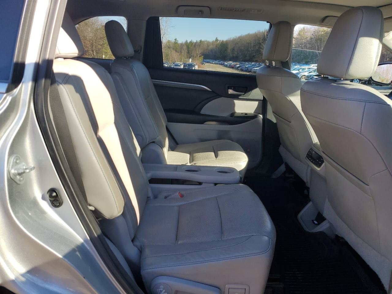 5TDDGRFH8HS026398 TOYOTA HIGHLANDER 2017