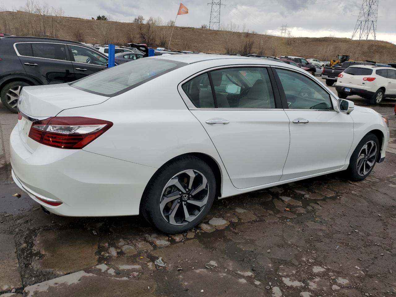 1HGCR2F70HA065862 HONDA ACCORD 2017