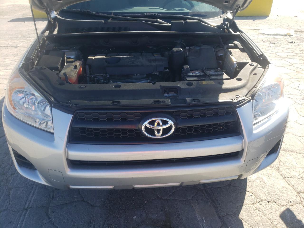 2011 Toyota RAV 4 - Image 12