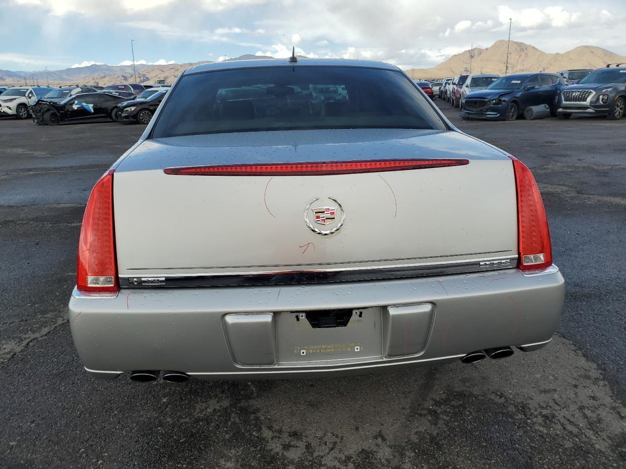 2006 Cadillac DTS - Image 6