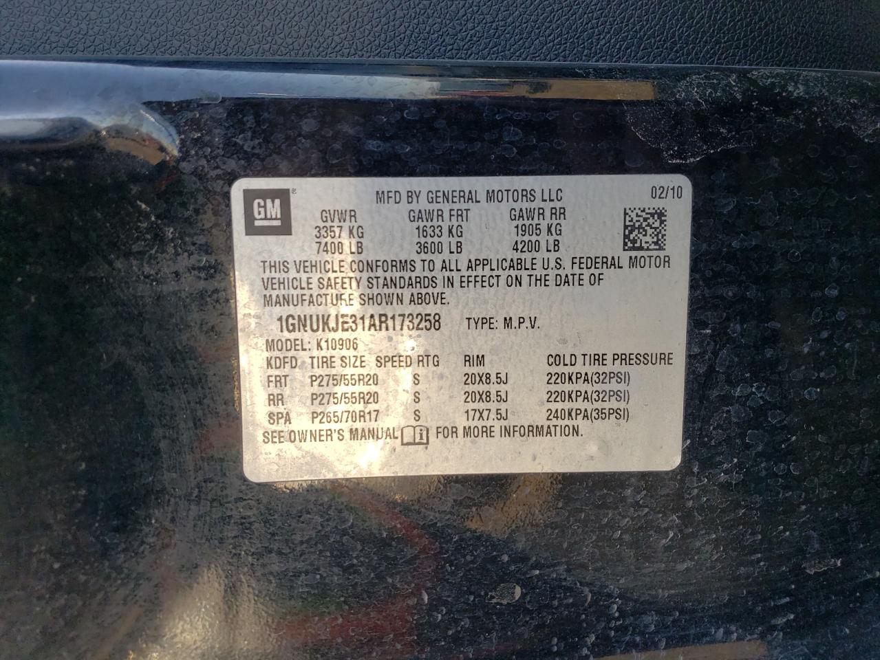 2010 Chevrolet Suburban - Image 13