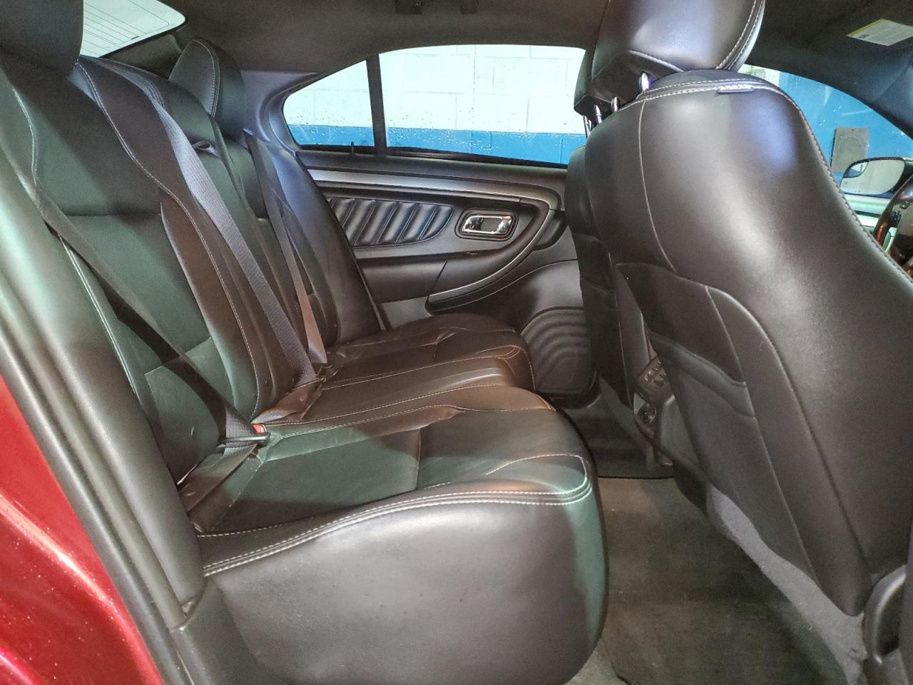 2014 Ford Taurus - Image 10