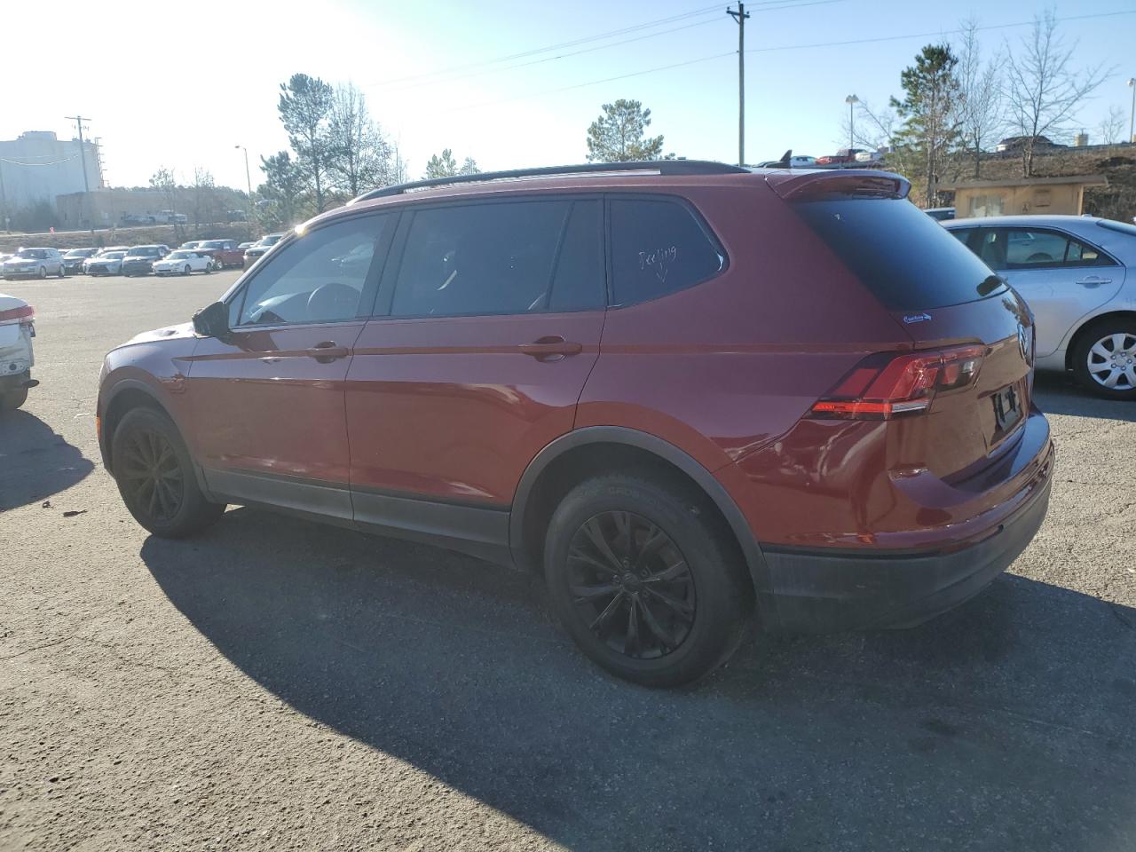 2018 Volkswagen Tiguan - Image 2