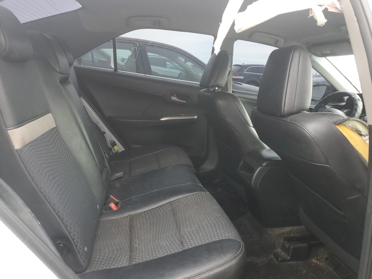 2014 Toyota Camry - Image 10
